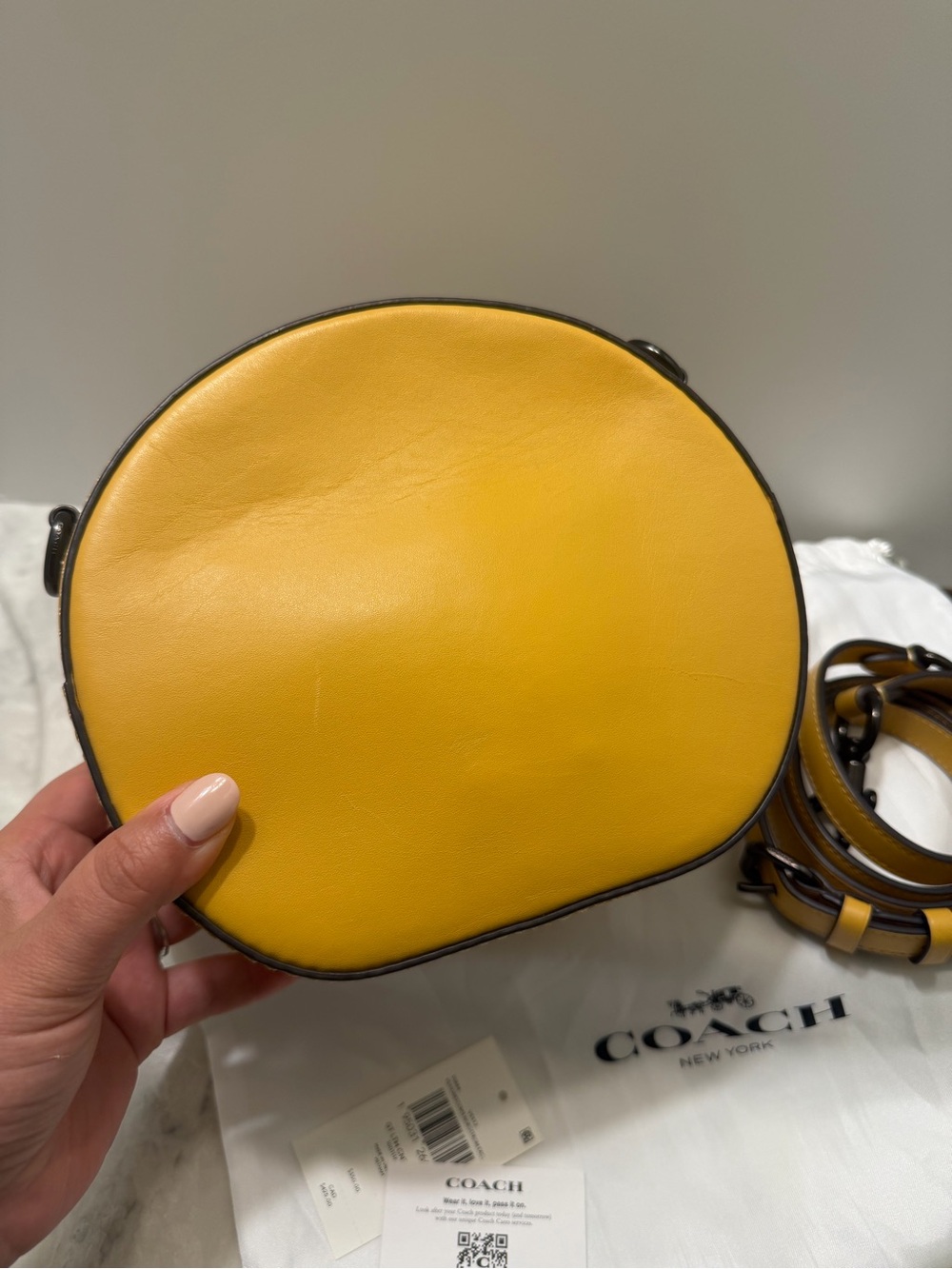 COACH Canteen Leather Round Crossbody Bag in Mustard - Like New with Tags! - Picture 5 of 8